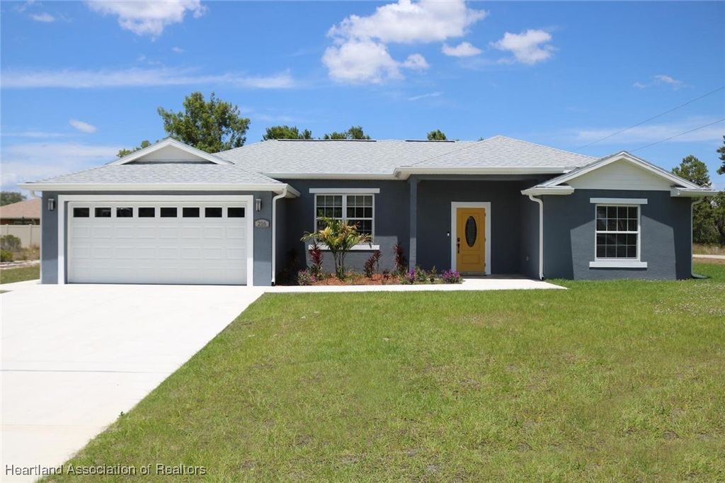 216 Grenada Street NE, Lake Placid, FL 33852