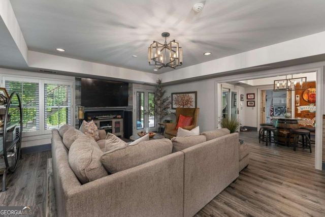 640 Goldpoint Trace, Woodstock, GA 30189