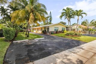 872 NE 36th St A, Oakland Park, FL 33334