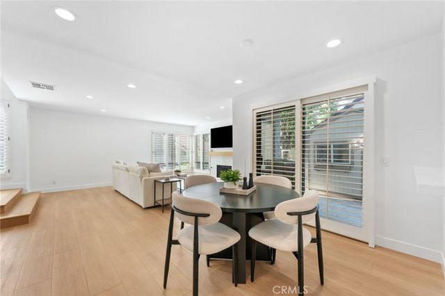 1066 Sunwood Lane, Oak Park, CA 91377