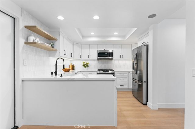 1066 Sunwood Lane, Oak Park, CA 91377