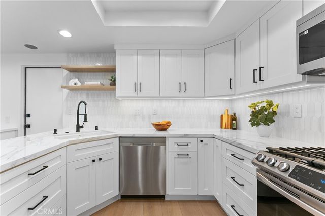 1066 Sunwood Lane, Oak Park, CA 91377