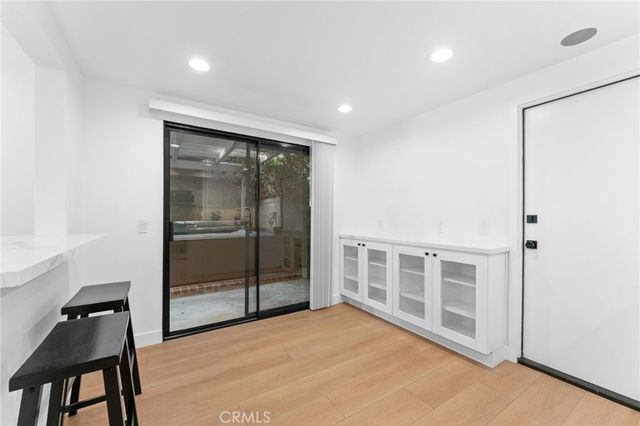1066 Sunwood Lane, Oak Park, CA 91377