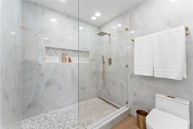1066 Sunwood Lane, Oak Park, CA 91377