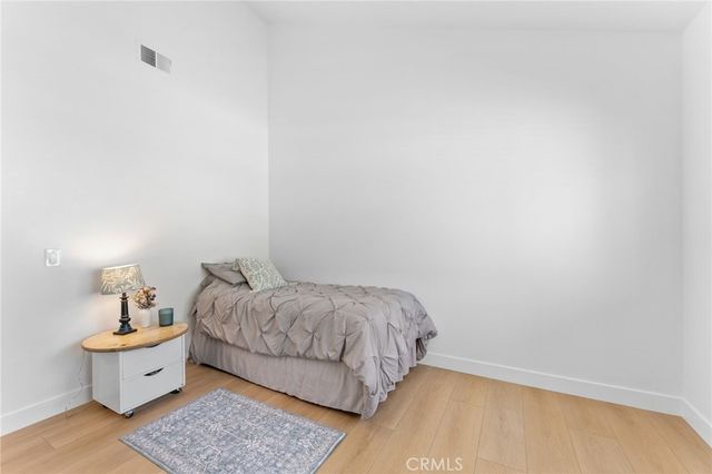 1066 Sunwood Lane, Oak Park, CA 91377