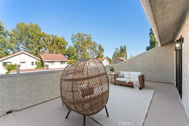 1066 Sunwood Lane, Oak Park, CA 91377