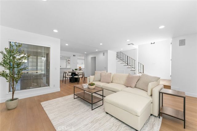 1066 Sunwood Lane, Oak Park, CA 91377