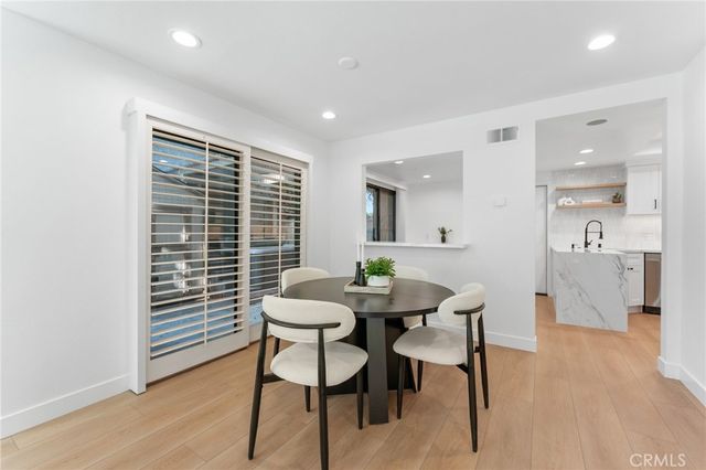 1066 Sunwood Lane, Oak Park, CA 91377