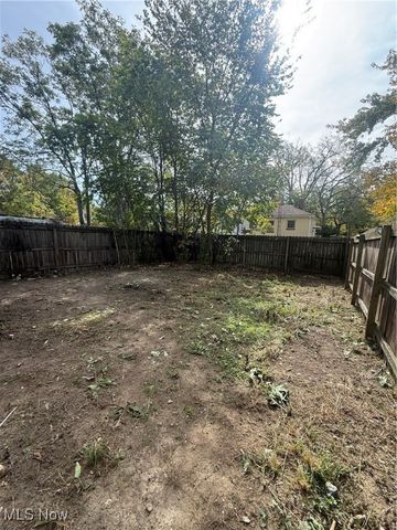 15114 Sunview Avenue, Cleveland, OH 44128