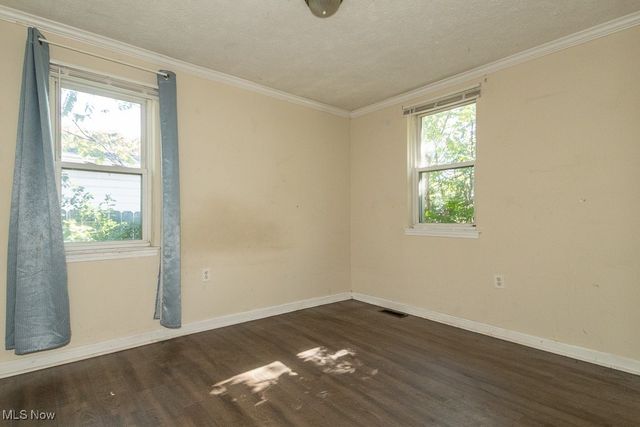 15114 Sunview Avenue, Cleveland, OH 44128