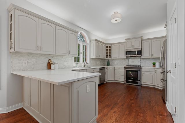 960 Danielson Court, Gurnee, IL 60031