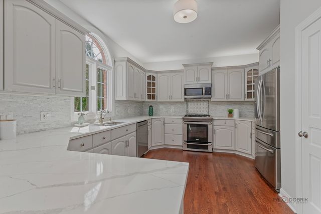 960 Danielson Court, Gurnee, IL 60031