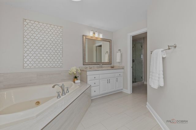 960 Danielson Court, Gurnee, IL 60031