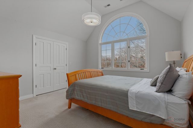 960 Danielson Court, Gurnee, IL 60031