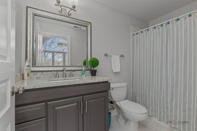 960 Danielson Court, Gurnee, IL 60031