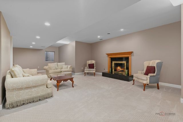 960 Danielson Court, Gurnee, IL 60031