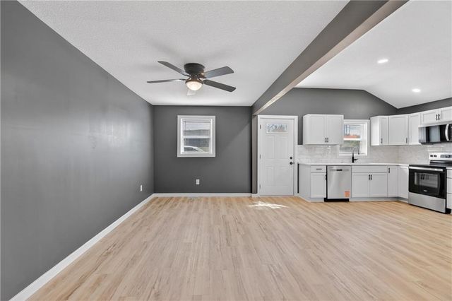 556 S Carlisle Drive, Sugar Creek, MO 64054