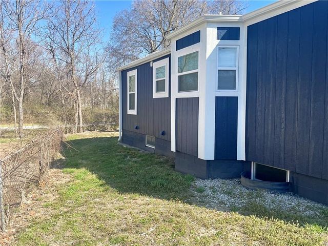 556 S Carlisle Drive, Sugar Creek, MO 64054