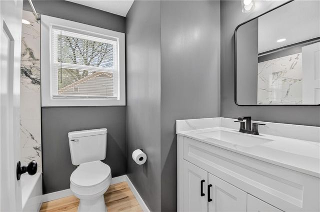 556 S Carlisle Drive, Sugar Creek, MO 64054