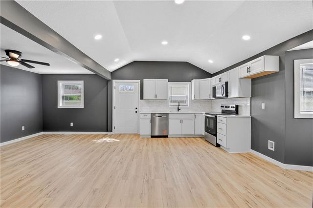 556 S Carlisle Drive, Sugar Creek, MO 64054