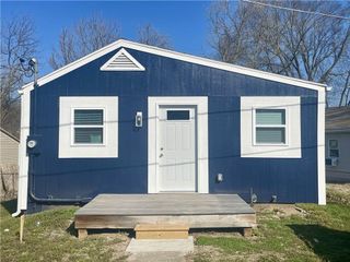 556 S Carlisle Drive, Sugar Creek, MO 64054