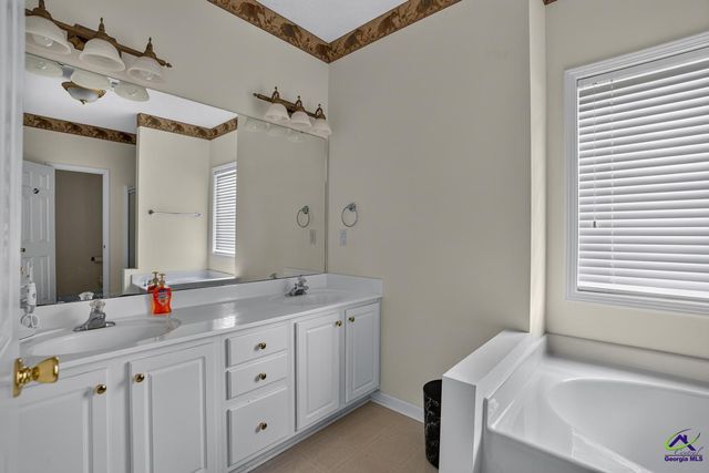 527 Sugarloaf Drive, Macon, GA 31204