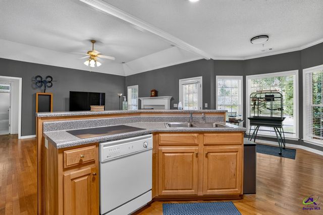 527 Sugarloaf Drive, Macon, GA 31204