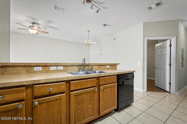 3631 KIRKPATRICK Circle 3, Jacksonville, FL 32210