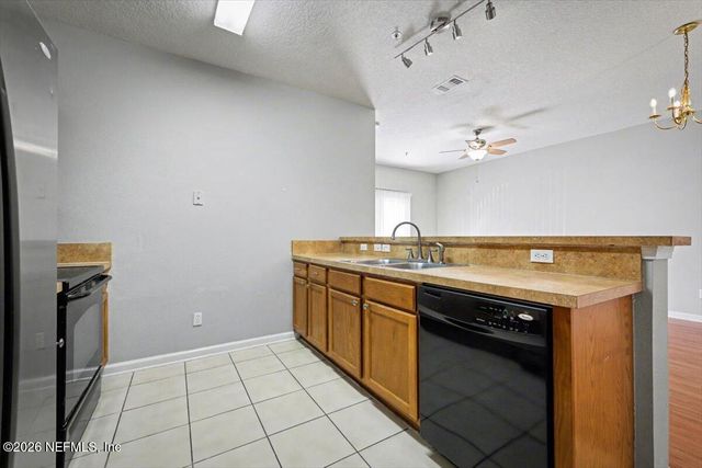 3631 KIRKPATRICK Circle 3, Jacksonville, FL 32210