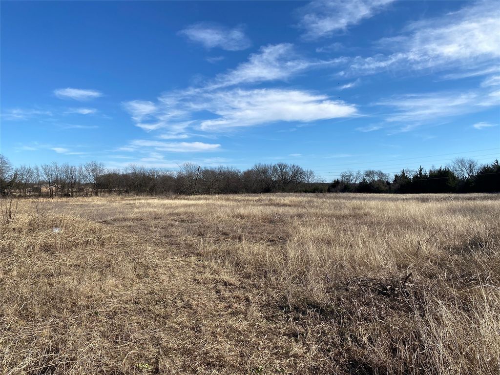 310 S May Street, Whitewright, TX 75491