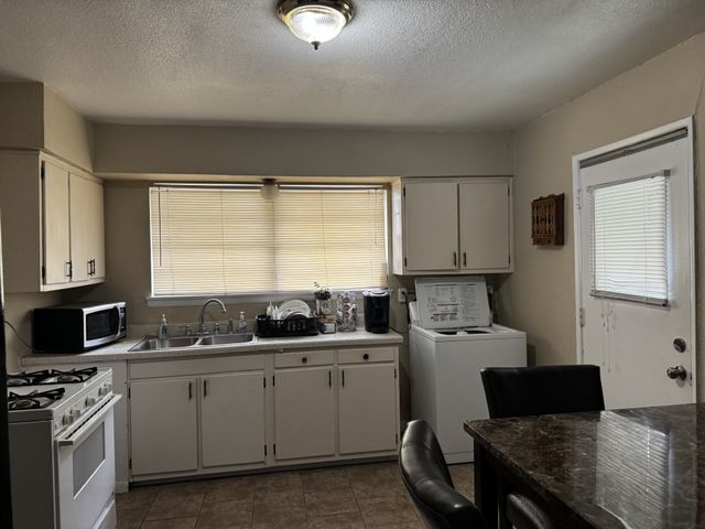 2618 Hearthstone Drive, Farmers Branch, TX 75234