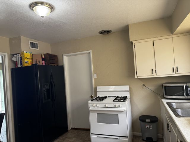 2618 Hearthstone Drive, Farmers Branch, TX 75234