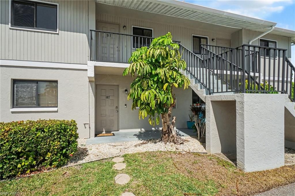 423 Cape Coral PKWY W 203 (207), CAPE CORAL, FL 33914 — photo 2