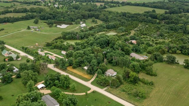 7512 COUNTY ROAD, Fulton, MO 65251