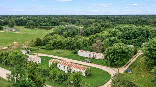 7512 COUNTY ROAD, Fulton, MO 65251