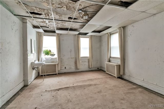 101 Swinburne Street, Buffalo, NY 14212