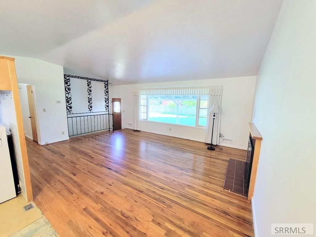 Image 13 of property listing at 967 S Woodruff Avenue, Idaho Falls, ID 83404