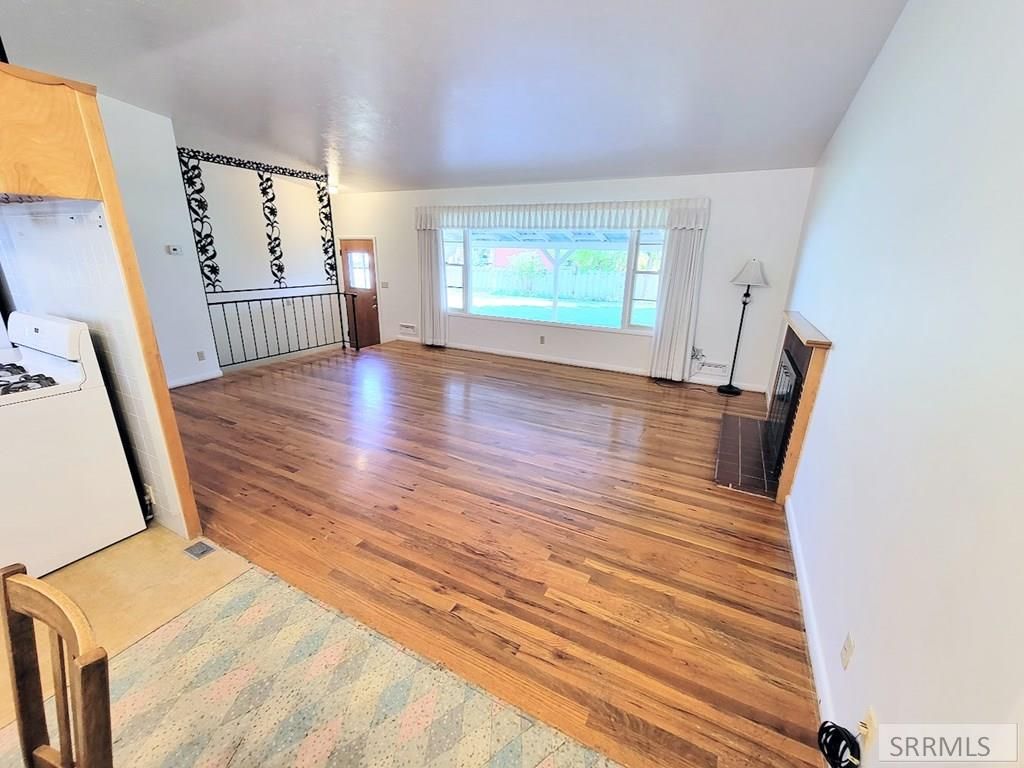 Image 16 of property listing at 967 S Woodruff Avenue, Idaho Falls, ID 83404