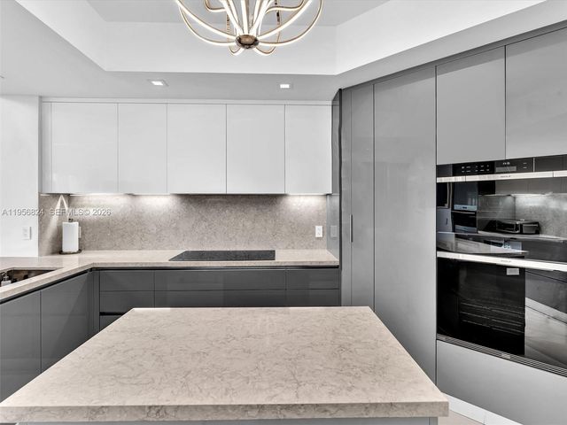 21200 Point Pl 1503 S.E Corner Turn Key, Aventura, FL 33180