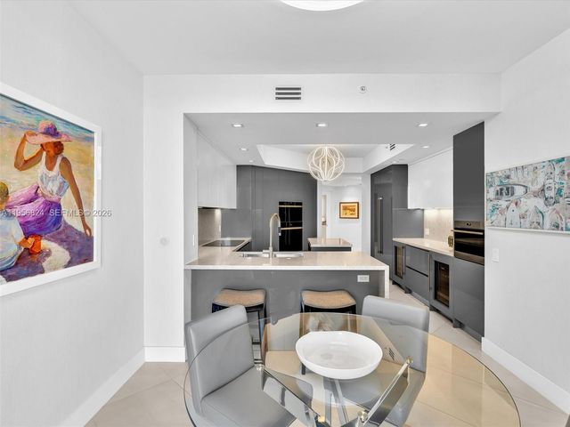 21200 Point Pl 1503 S.E Corner Turn Key, Aventura, FL 33180