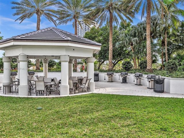 21200 Point Pl 1503 S.E Corner Turn Key, Aventura, FL 33180