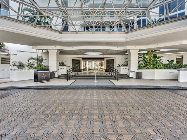 21200 Point Pl 1503 S.E Corner Turn Key, Aventura, FL 33180