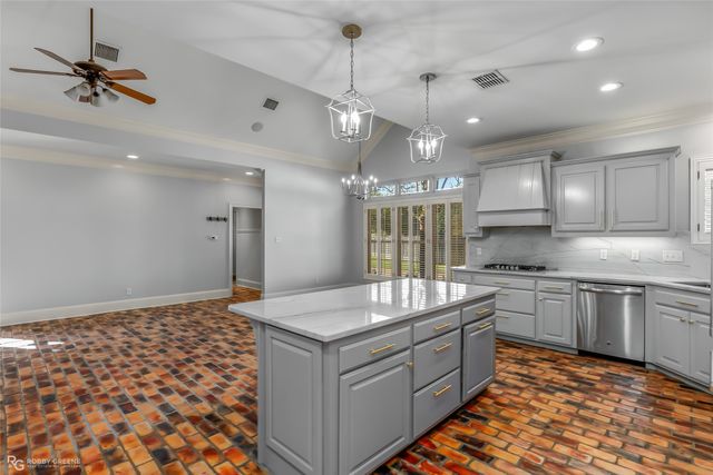 1012 Conti Circle, Shreveport, LA 71106