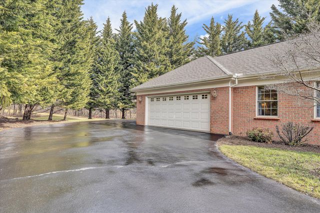 625 Highfield RD, Salem, VA 24153