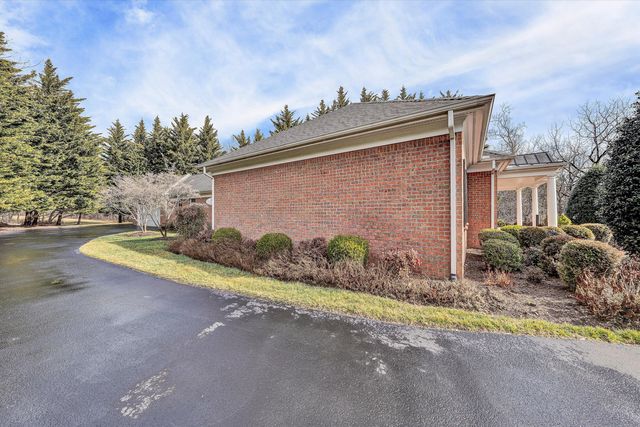 625 Highfield RD, Salem, VA 24153