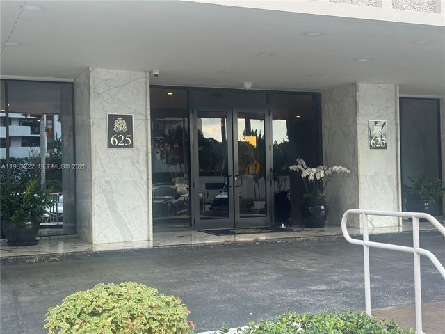 625 Biltmore Way 1103, Coral Gables, FL 33134