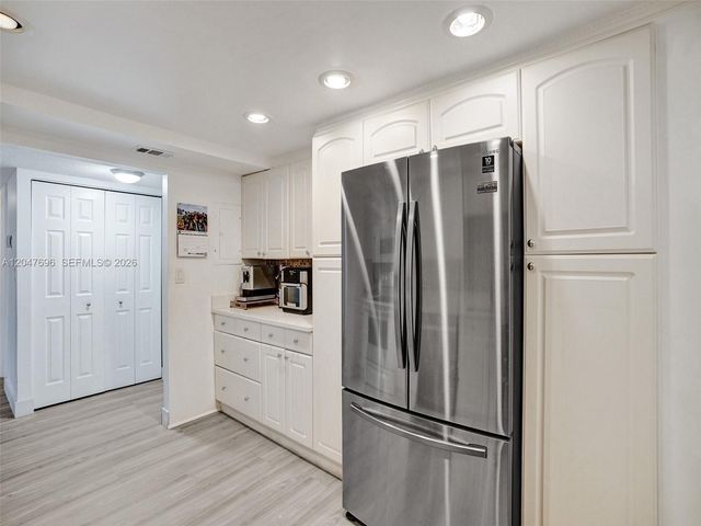 800 Parkview Dr 131, Hallandale Beach, FL 33009