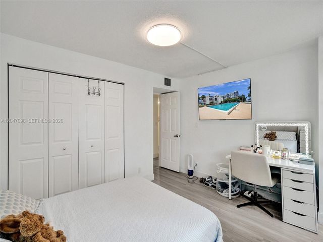 800 Parkview Dr 131, Hallandale Beach, FL 33009
