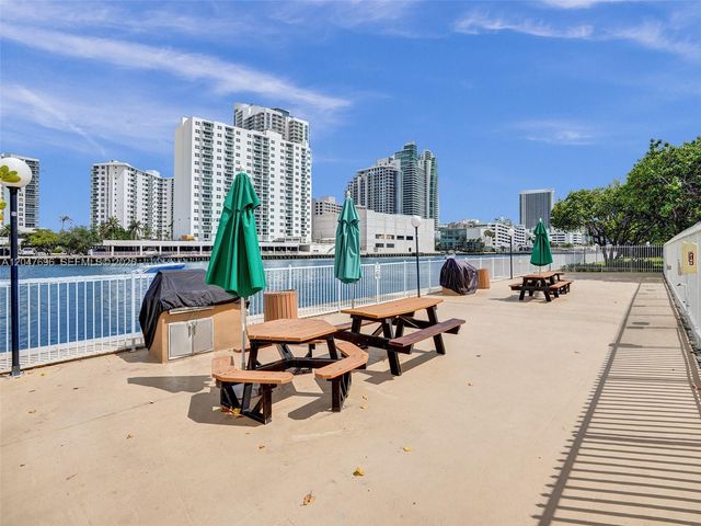 800 Parkview Dr 131, Hallandale Beach, FL 33009