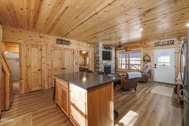 5236 Mathis Branch Road, Cosby, TN 37722